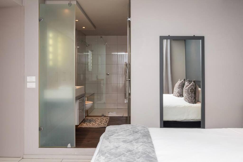One Bedroom Seaside Elegance Cape Town Exterior photo